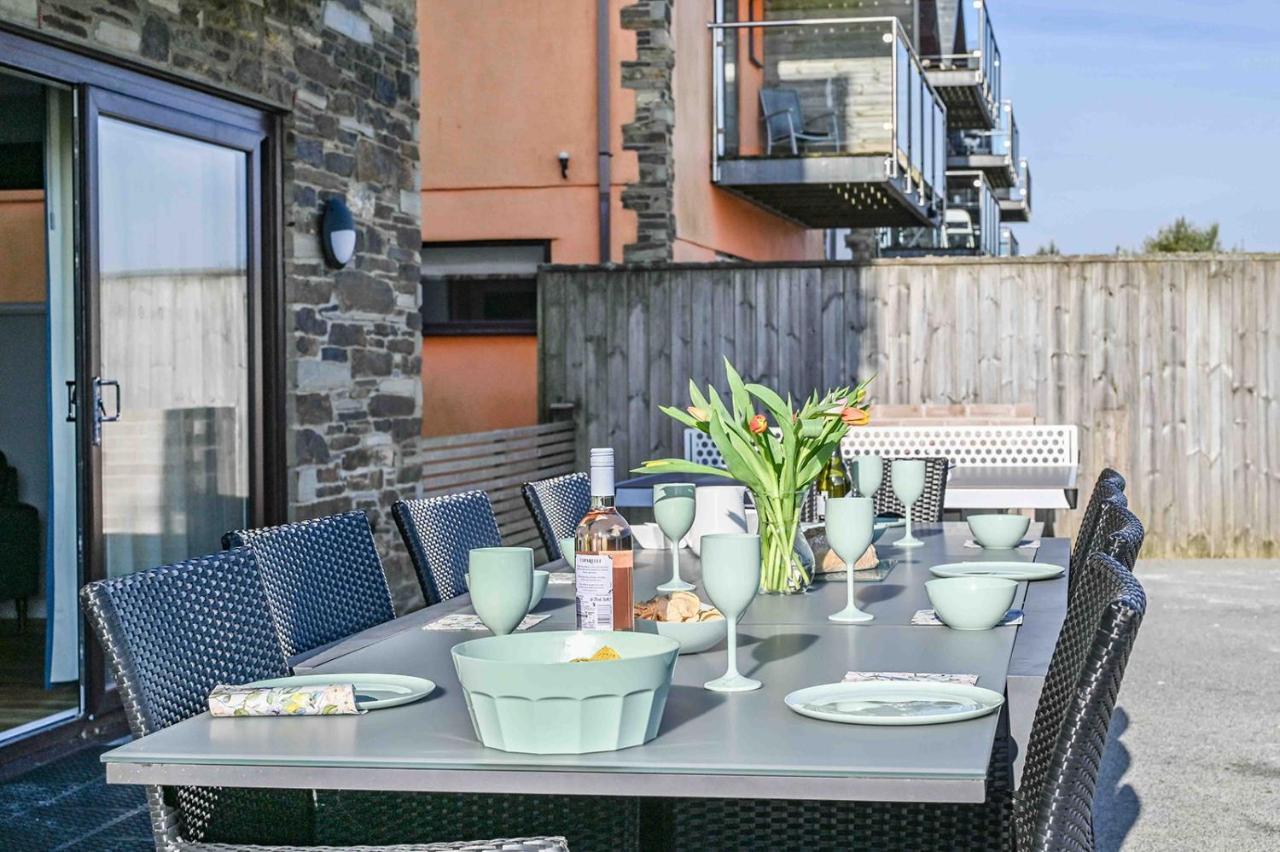Snug House, Sleeps 12 With Hot Tub On Retallack Resort St Columb Major Ngoại thất bức ảnh