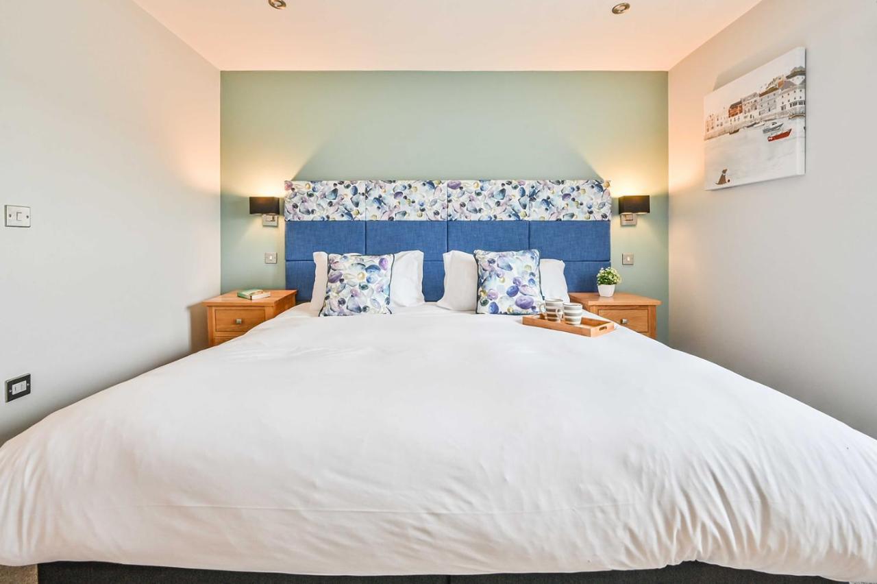 Snug House, Sleeps 12 With Hot Tub On Retallack Resort St Columb Major Ngoại thất bức ảnh